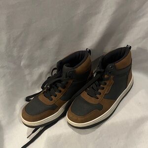 Nautica Black and Brown High-Top Sneakers